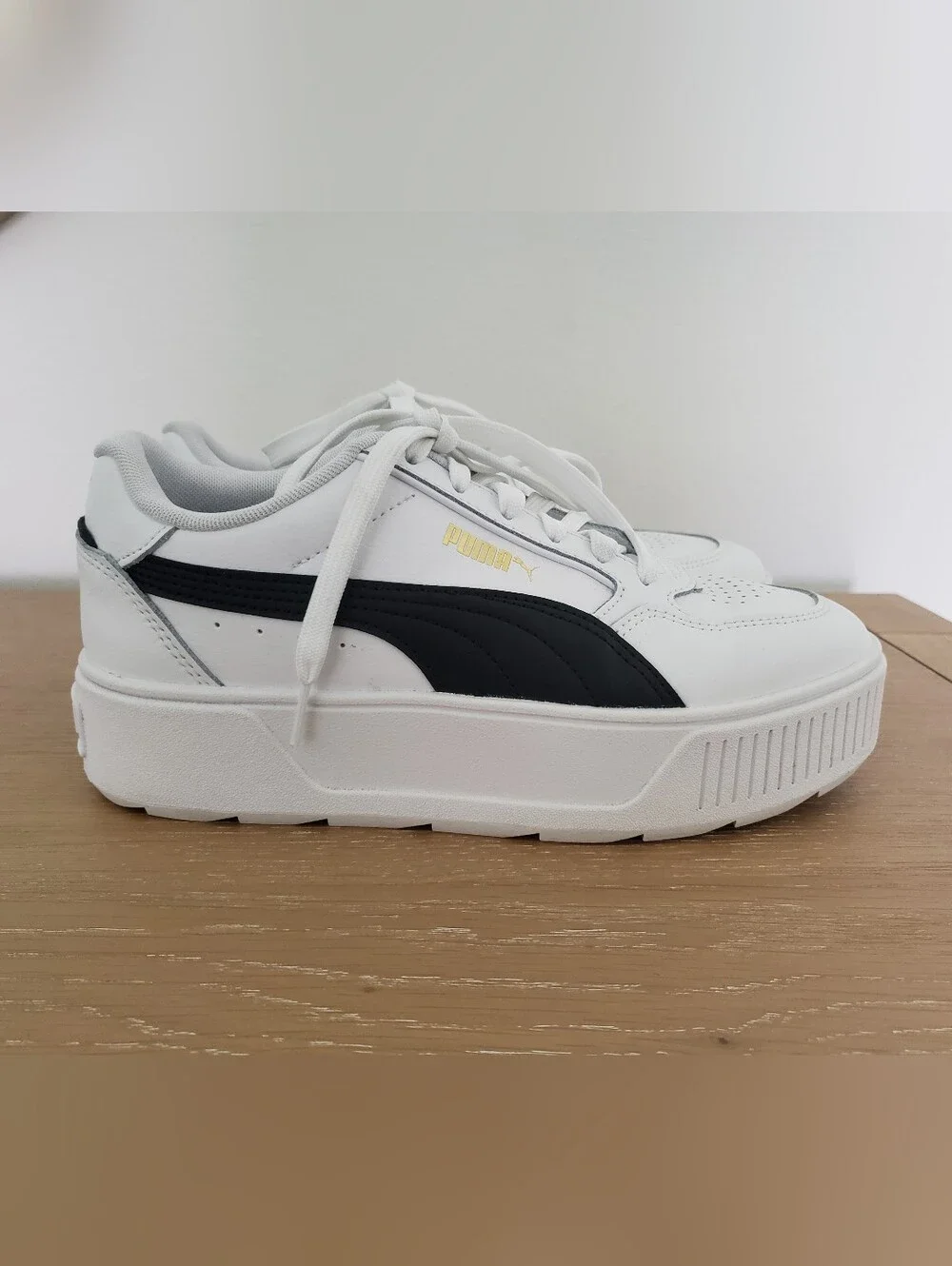 Women's Puma White Sneakers with Black Formstrip